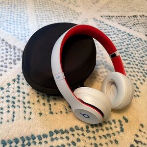Beats wireless solo 3 headphones